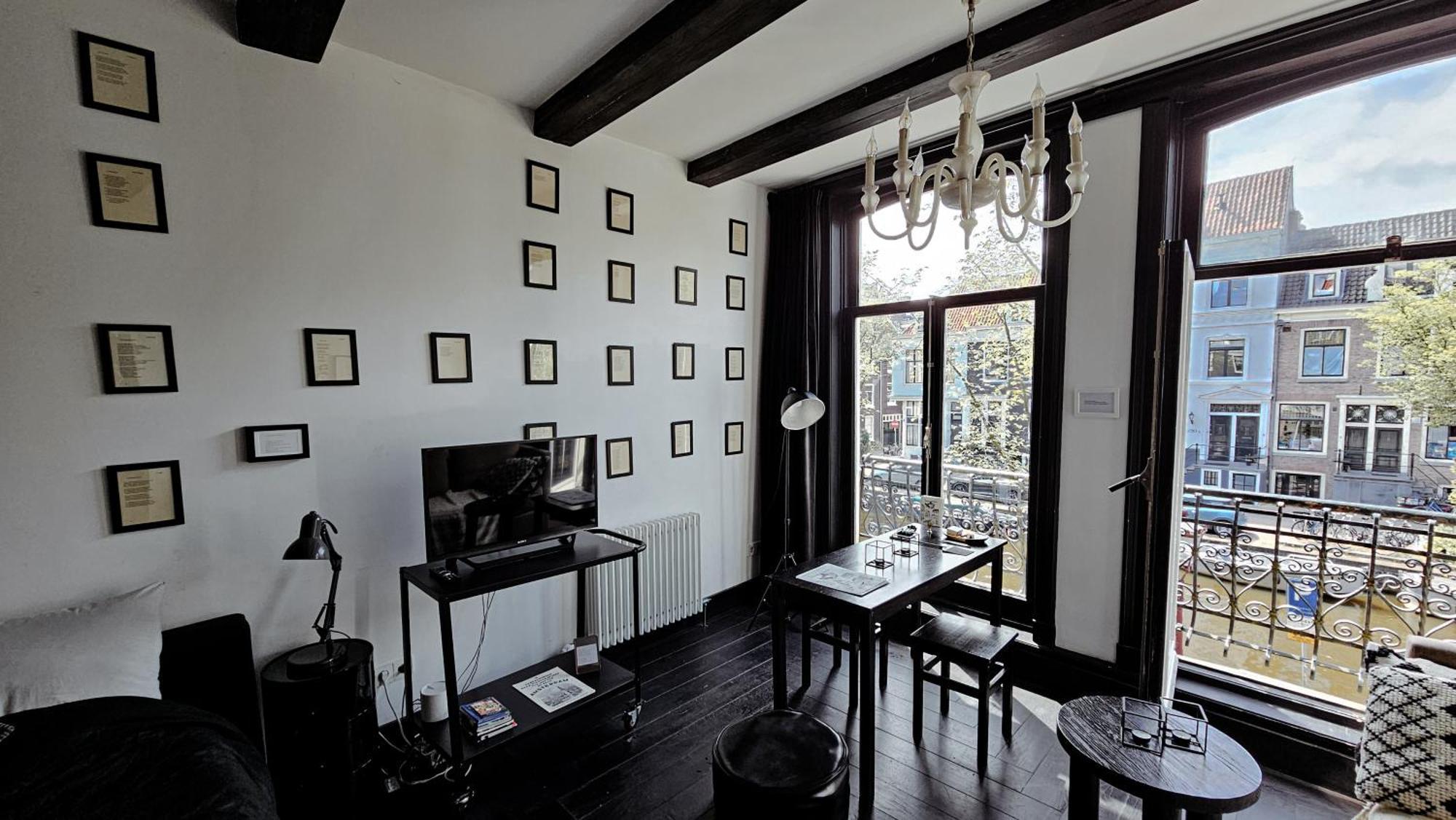 The Black Beauty Private Studio With Canal View From 1799 Amsterdam Exterior photo